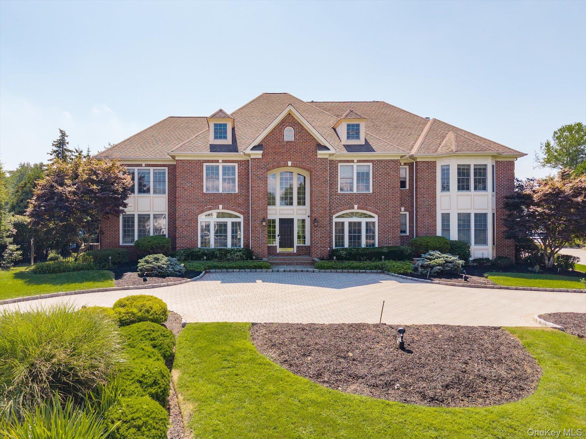 26 Legends Circle, Melville, NY 11747