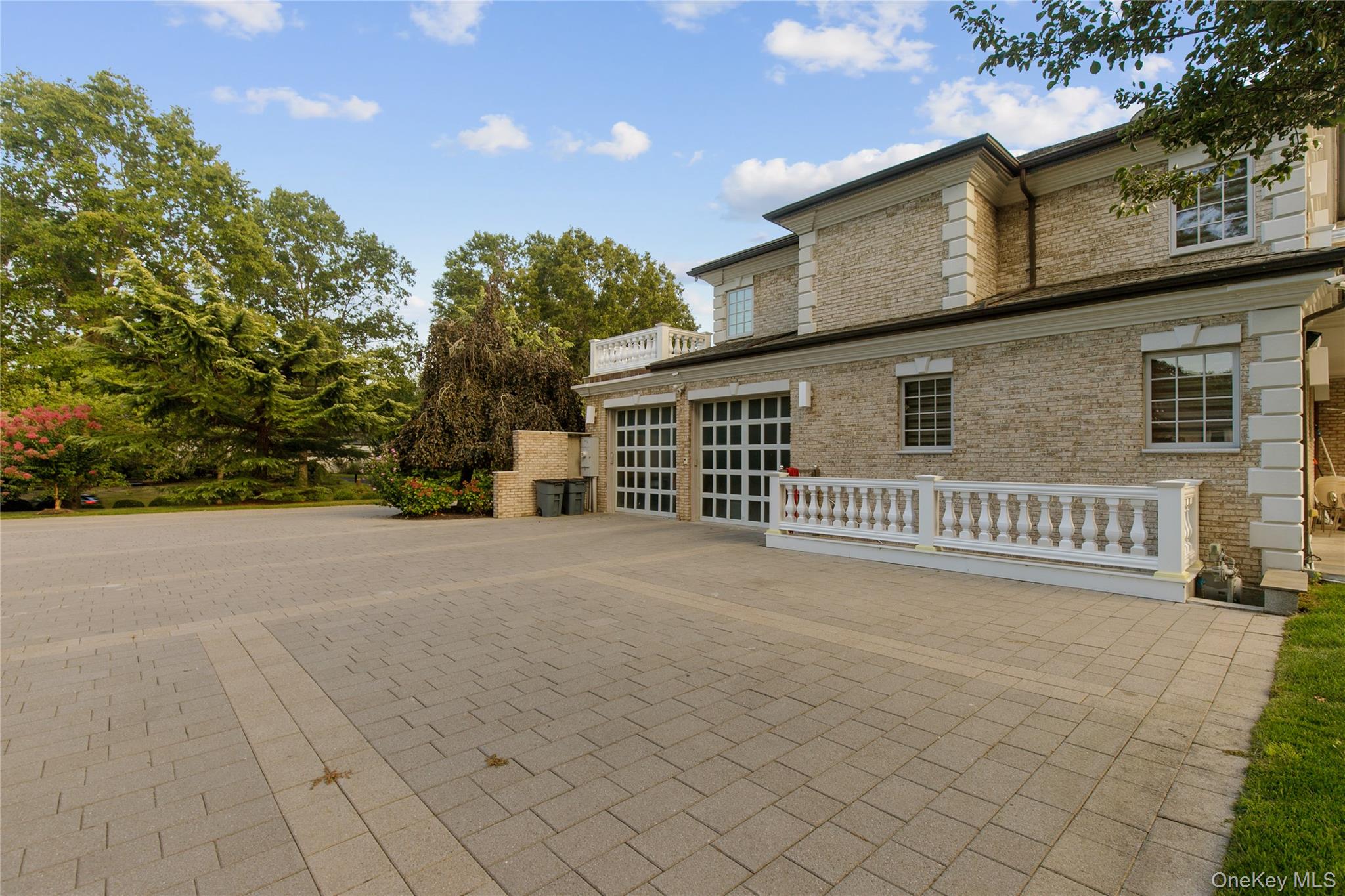 5 Farmwoods Lane, Upper Brookville, NY 11545