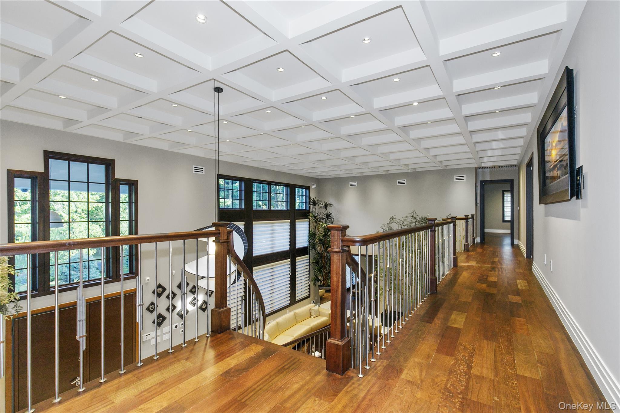 5 Farmwoods Lane, Upper Brookville, NY 11545