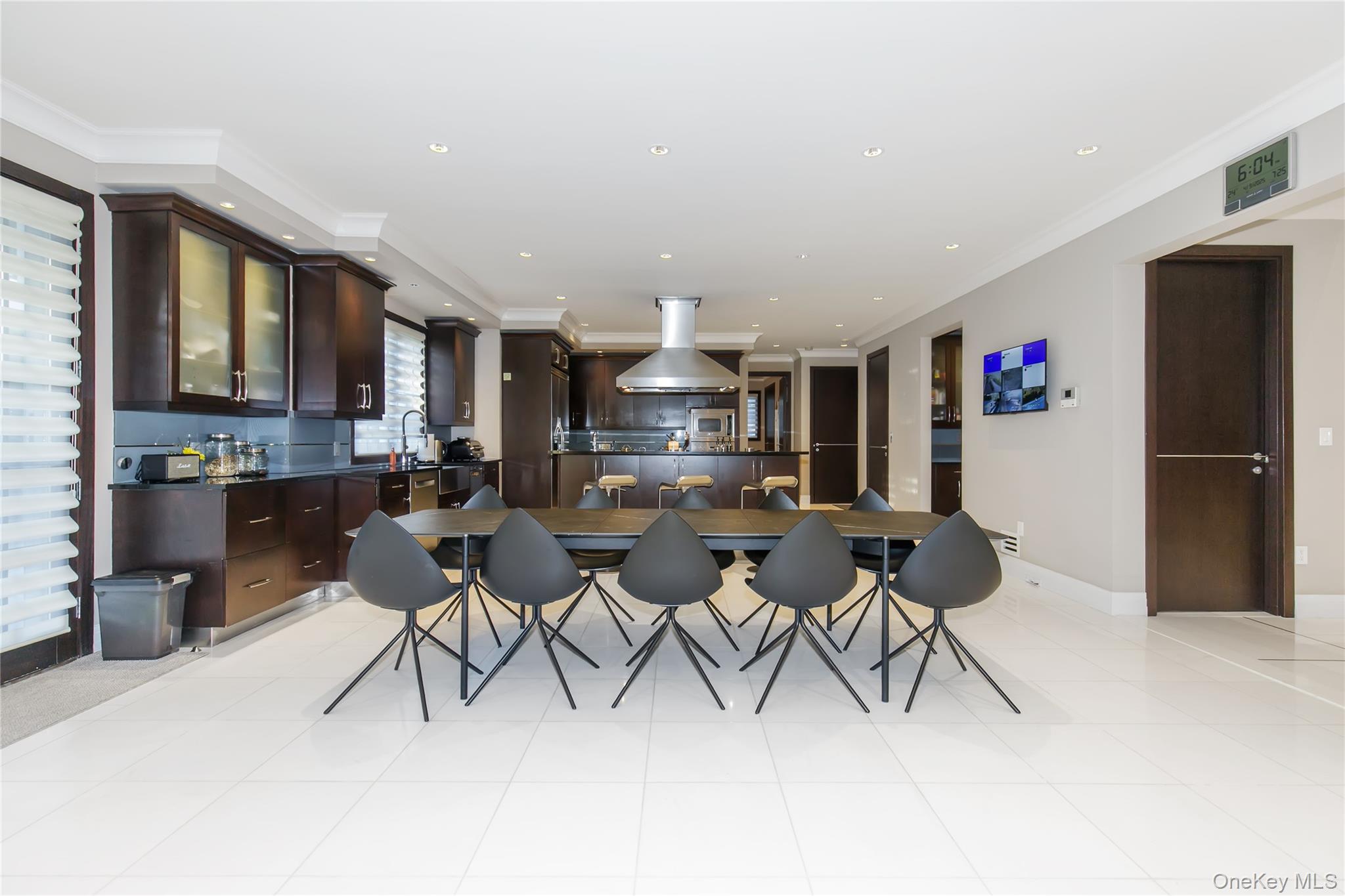 5 Farmwoods Lane, Upper Brookville, NY 11545