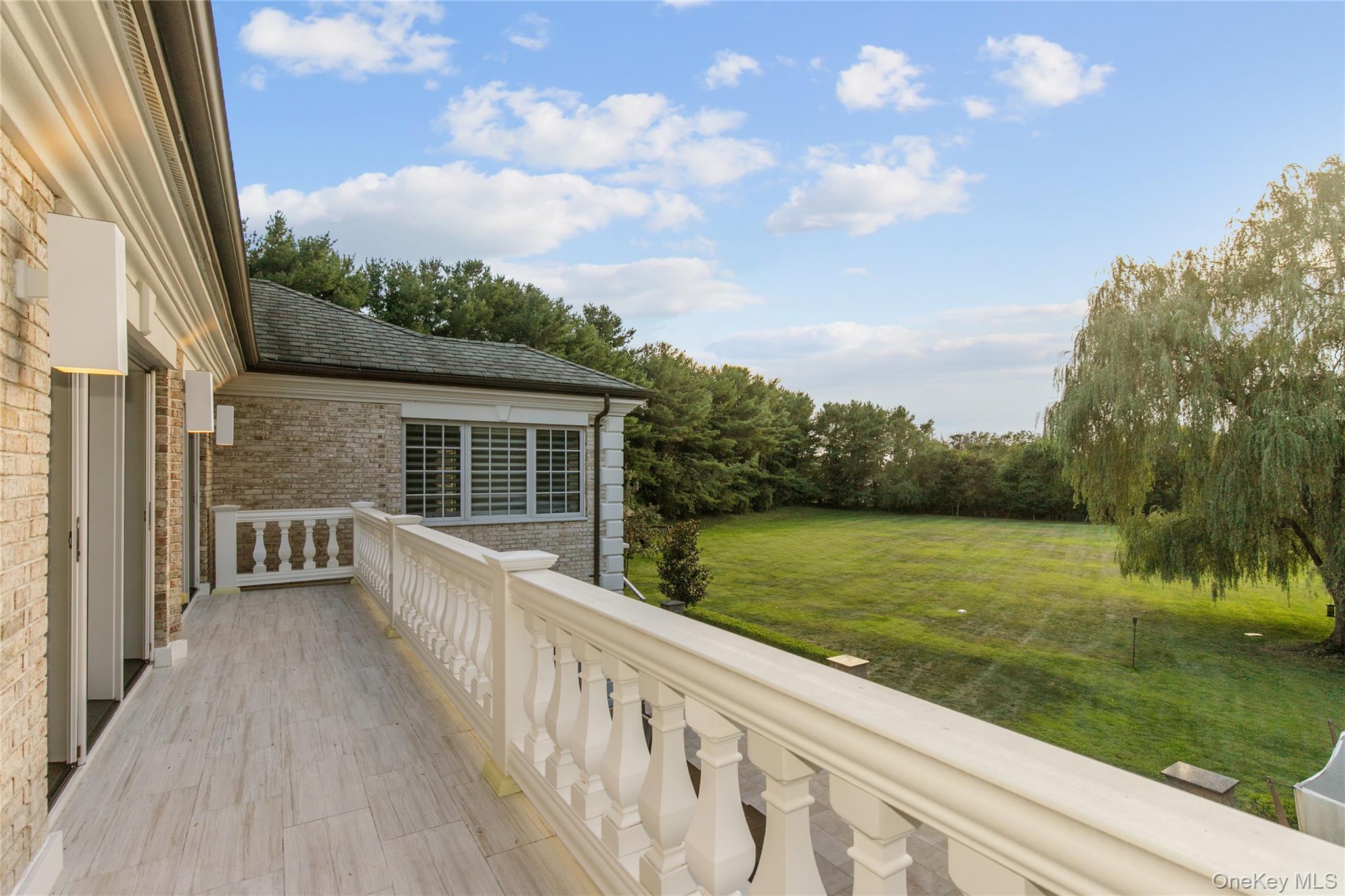 5 Farmwoods Lane, Upper Brookville, NY 11545