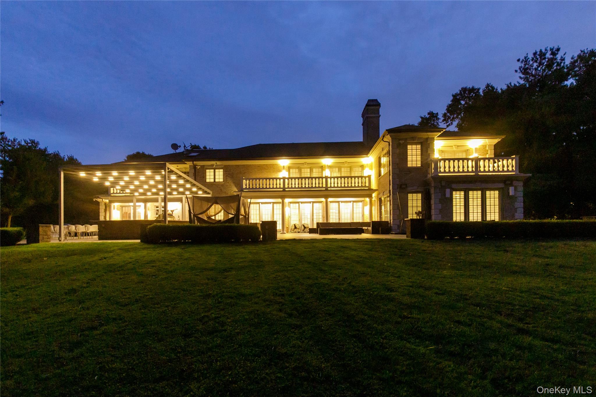 5 Farmwoods Lane, Upper Brookville, NY 11545