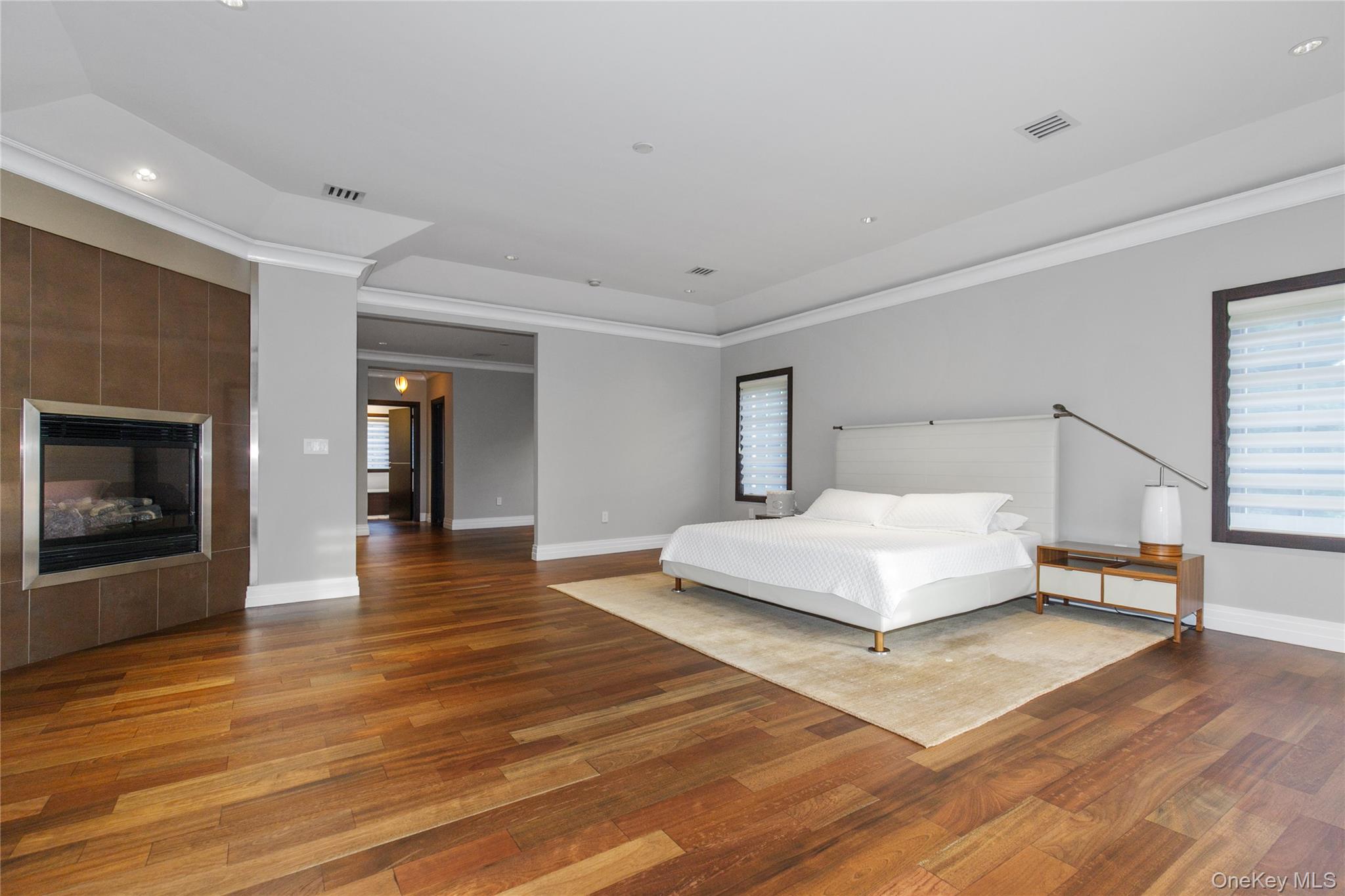 5 Farmwoods Lane, Upper Brookville, NY 11545