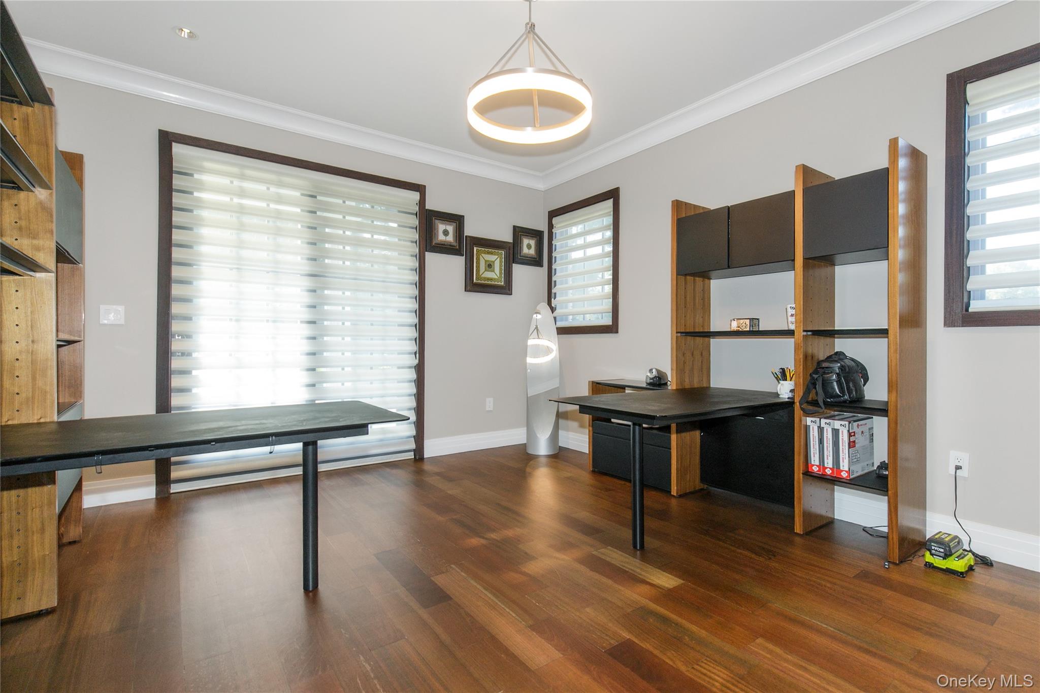 5 Farmwoods Lane, Upper Brookville, NY 11545