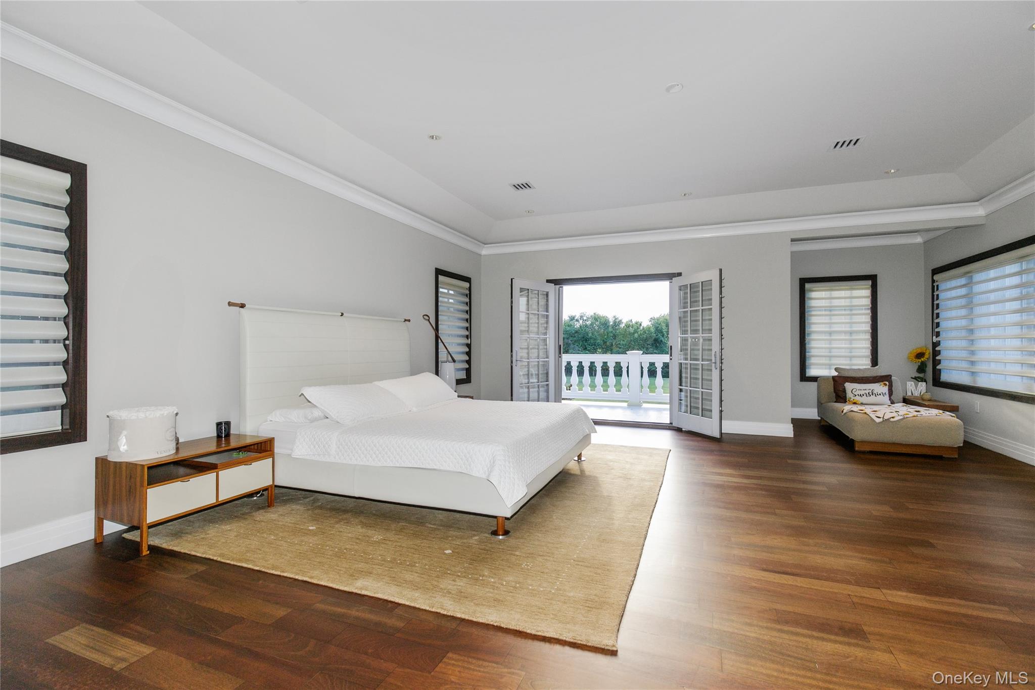 5 Farmwoods Lane, Upper Brookville, NY 11545