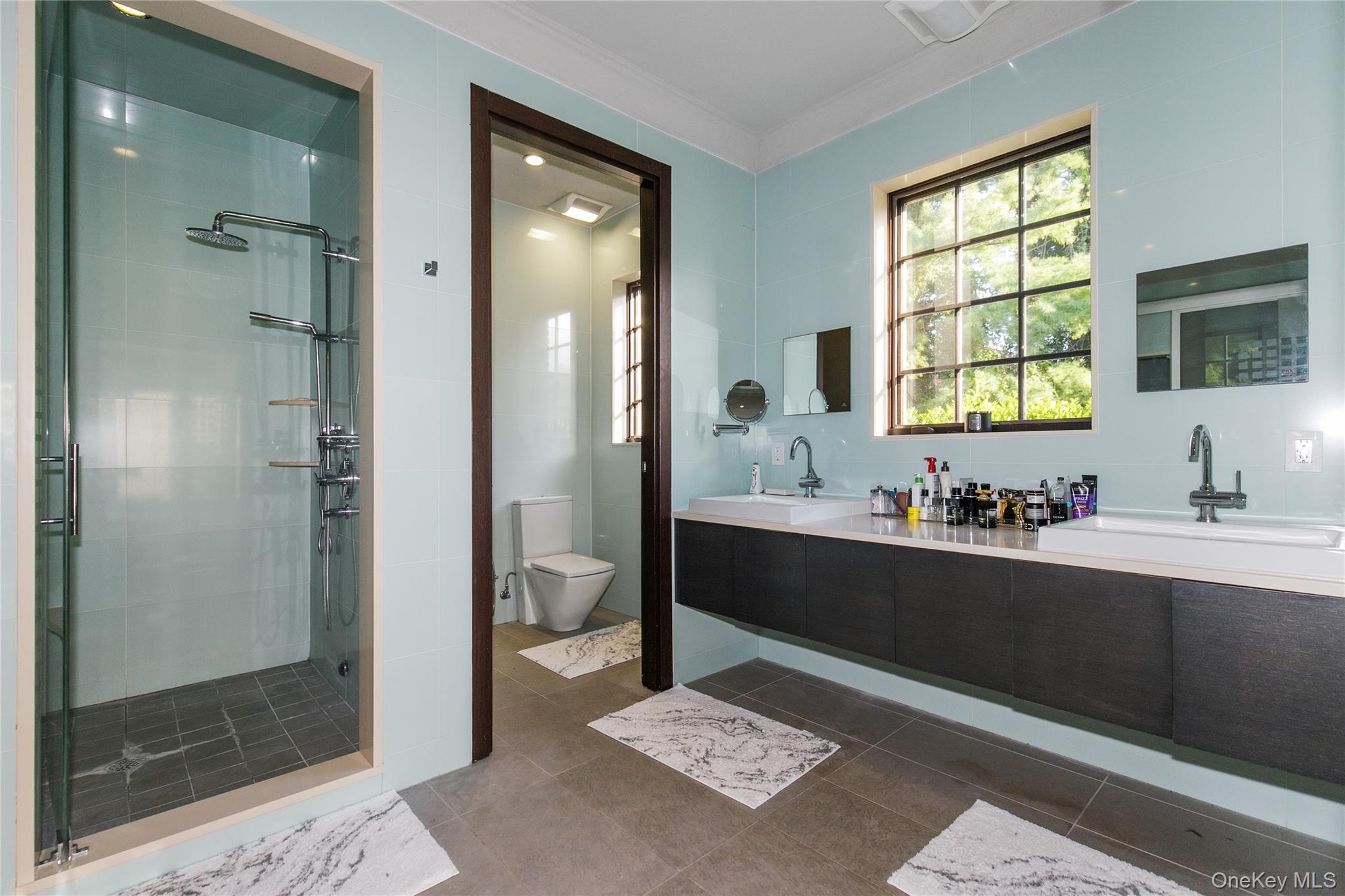 5 Farmwoods Lane, Upper Brookville, NY 11545