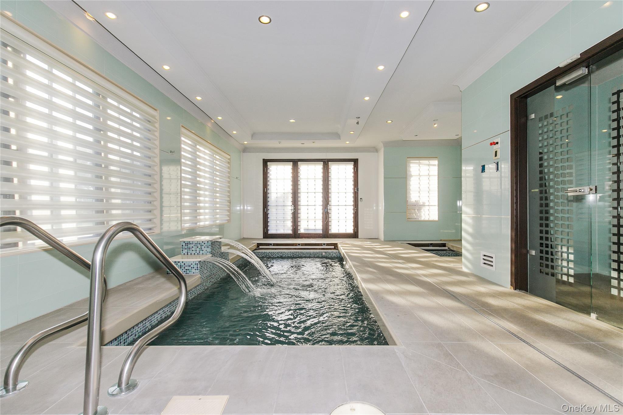 5 Farmwoods Lane, Upper Brookville, NY 11545