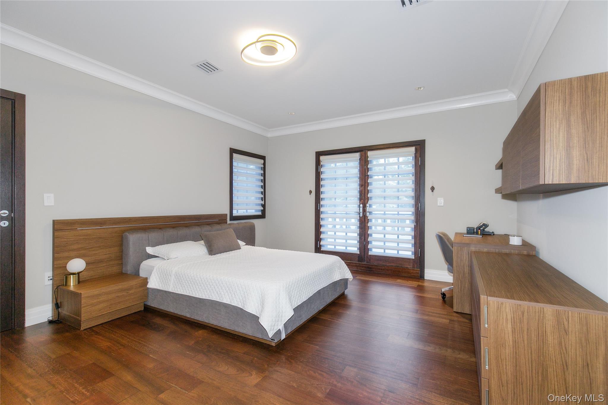 5 Farmwoods Lane, Upper Brookville, NY 11545