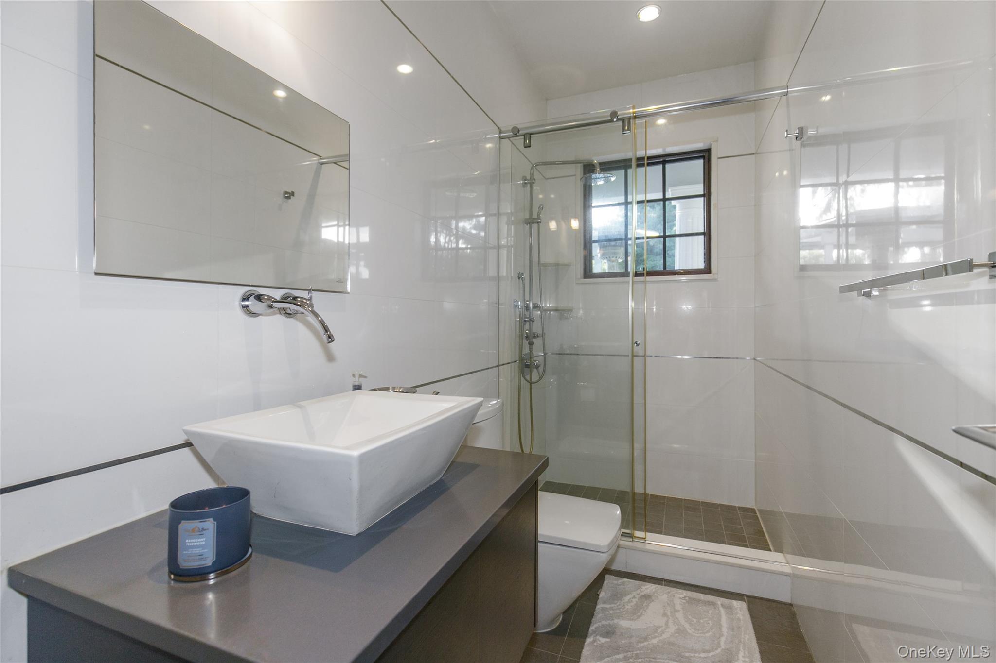 5 Farmwoods Lane, Upper Brookville, NY 11545