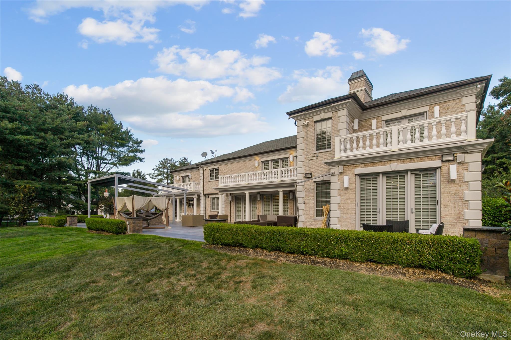 5 Farmwoods Lane, Upper Brookville, NY 11545