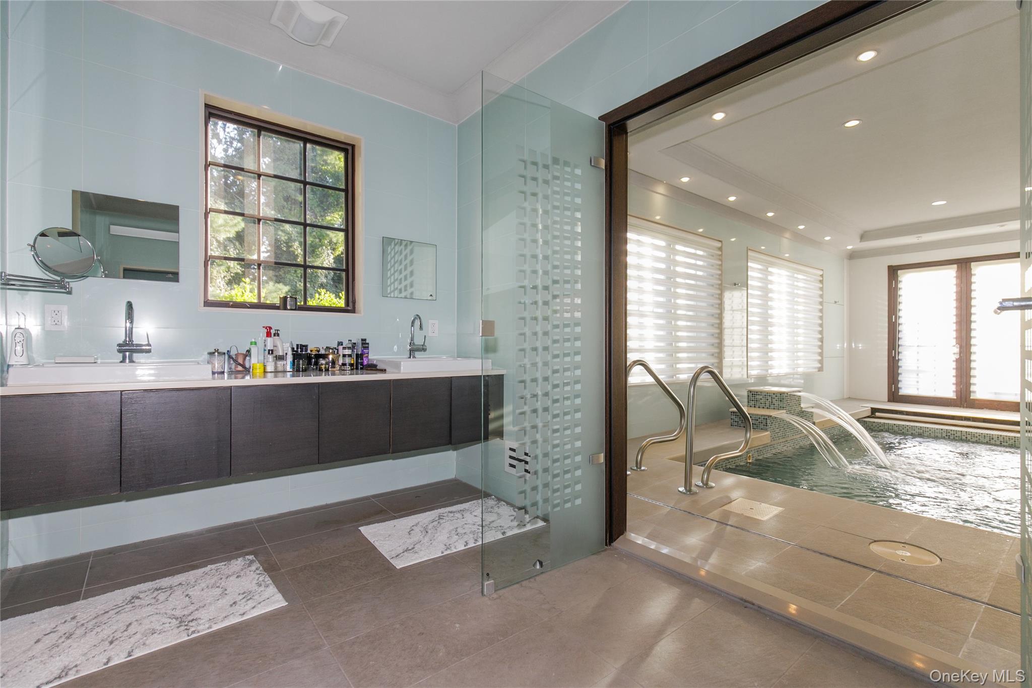 5 Farmwoods Lane, Upper Brookville, NY 11545