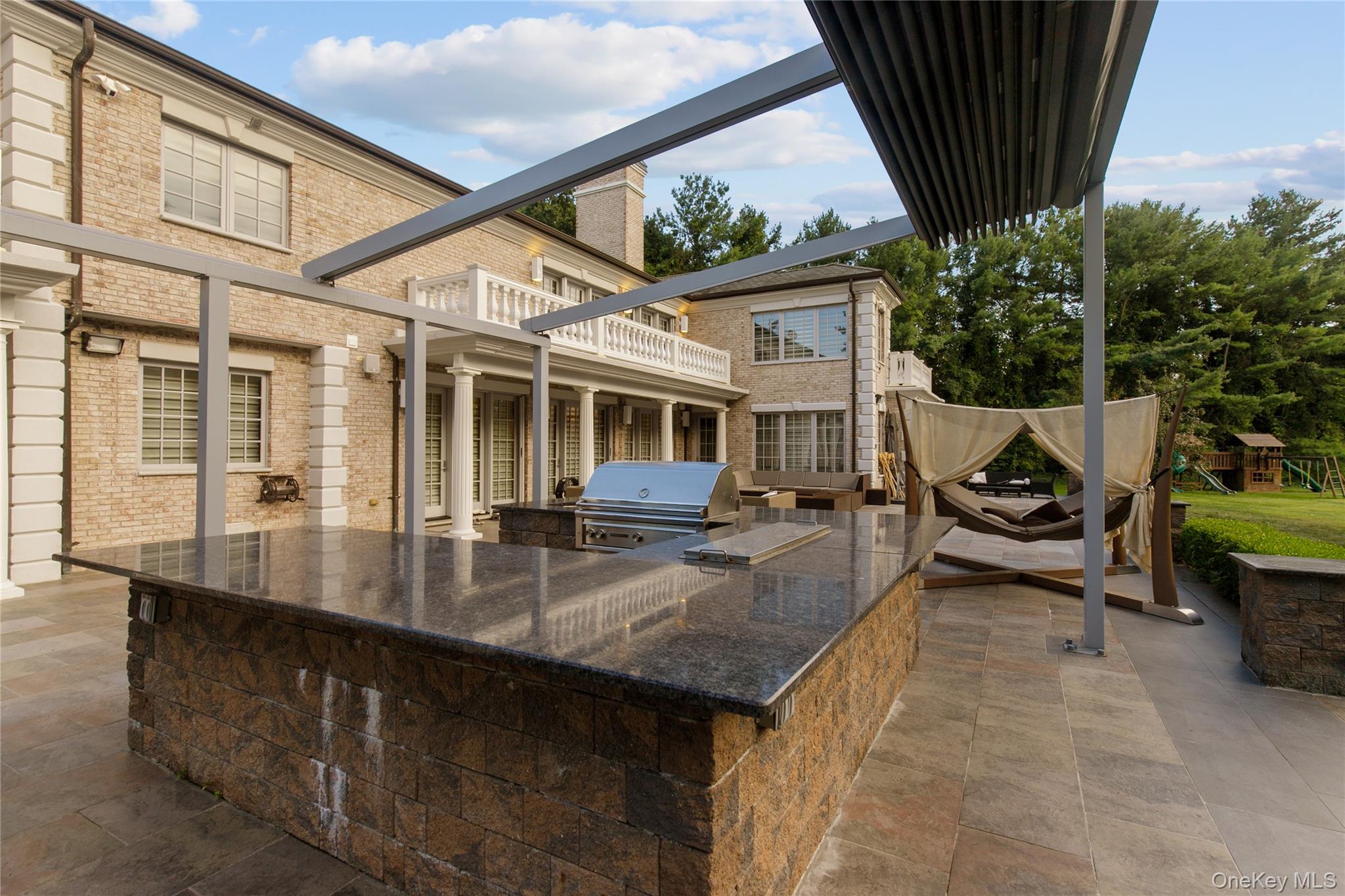 5 Farmwoods Lane, Upper Brookville, NY 11545