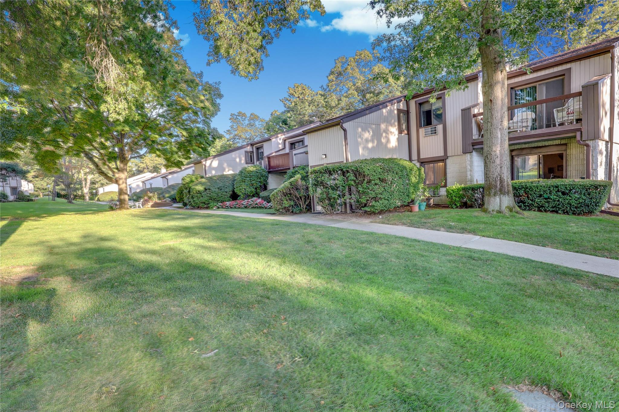 45 Richmond Boulevard # 4A, Ronkonkoma, NY 11779