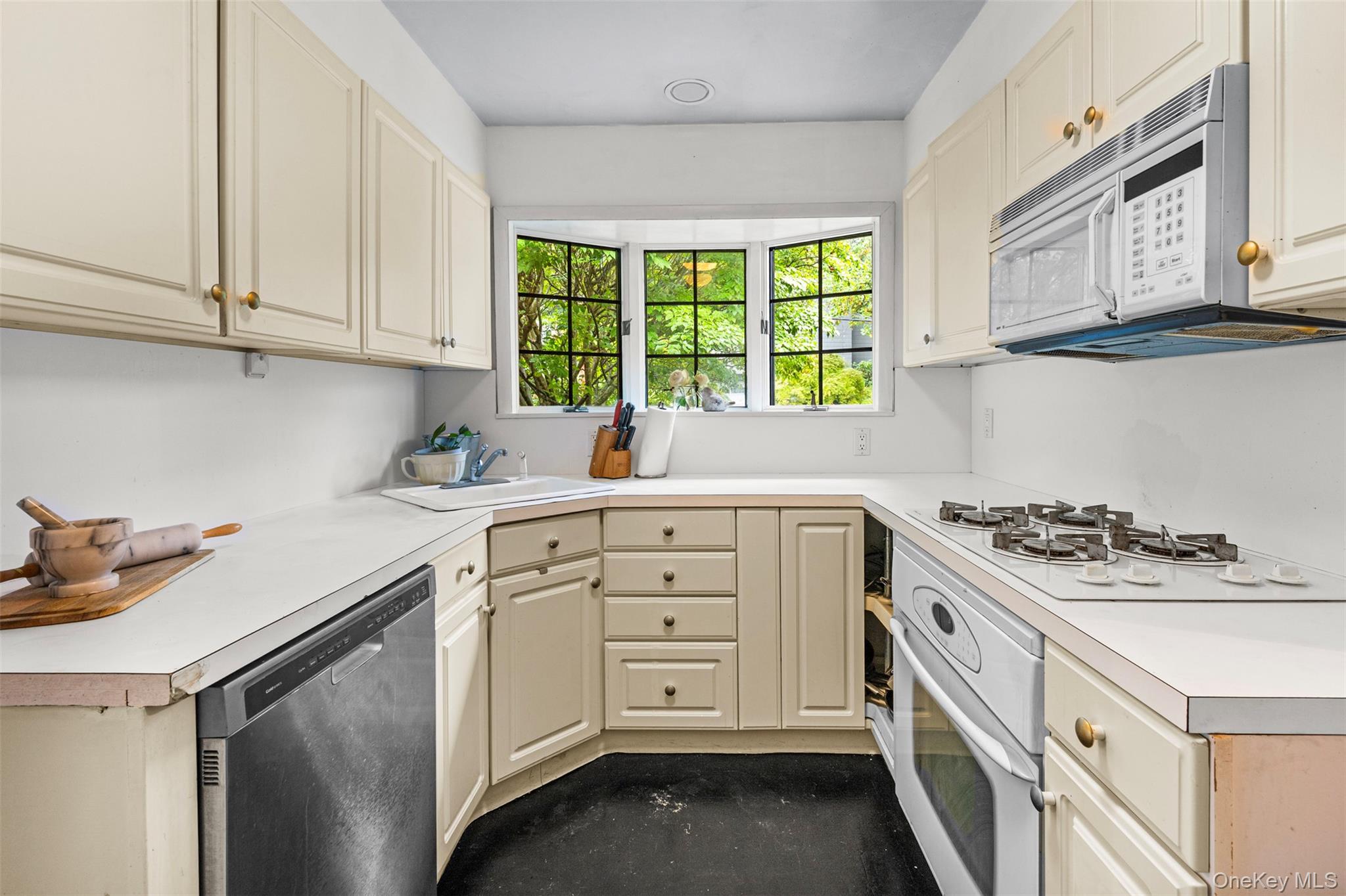 24 Jaffray Court, Irvington, NY 10533