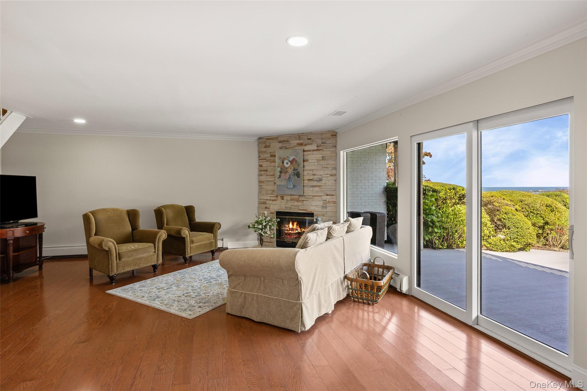 18 Watersedge Way, Port Jefferson, NY 11777