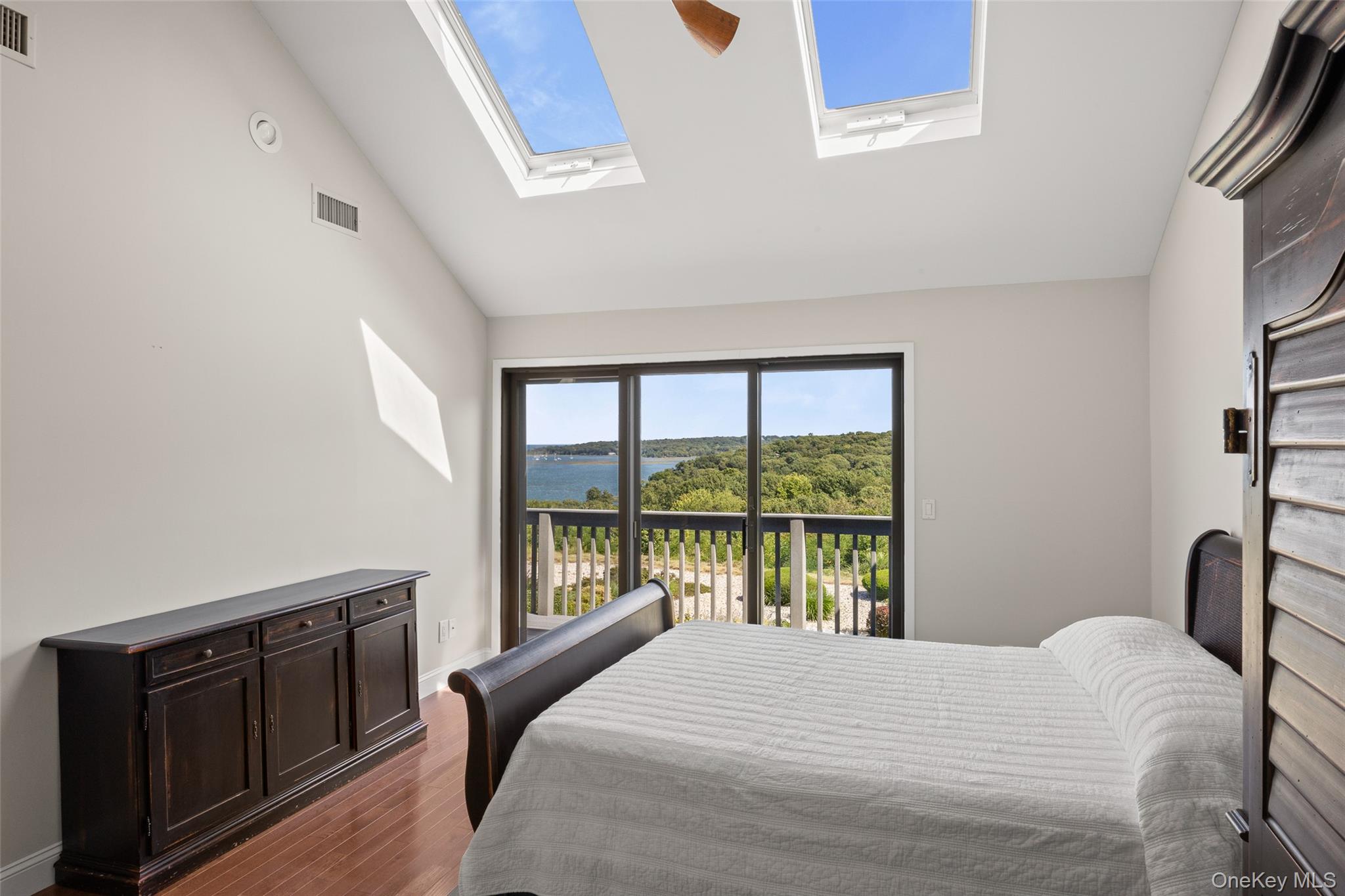 18 Watersedge Way, Port Jefferson, NY 11777