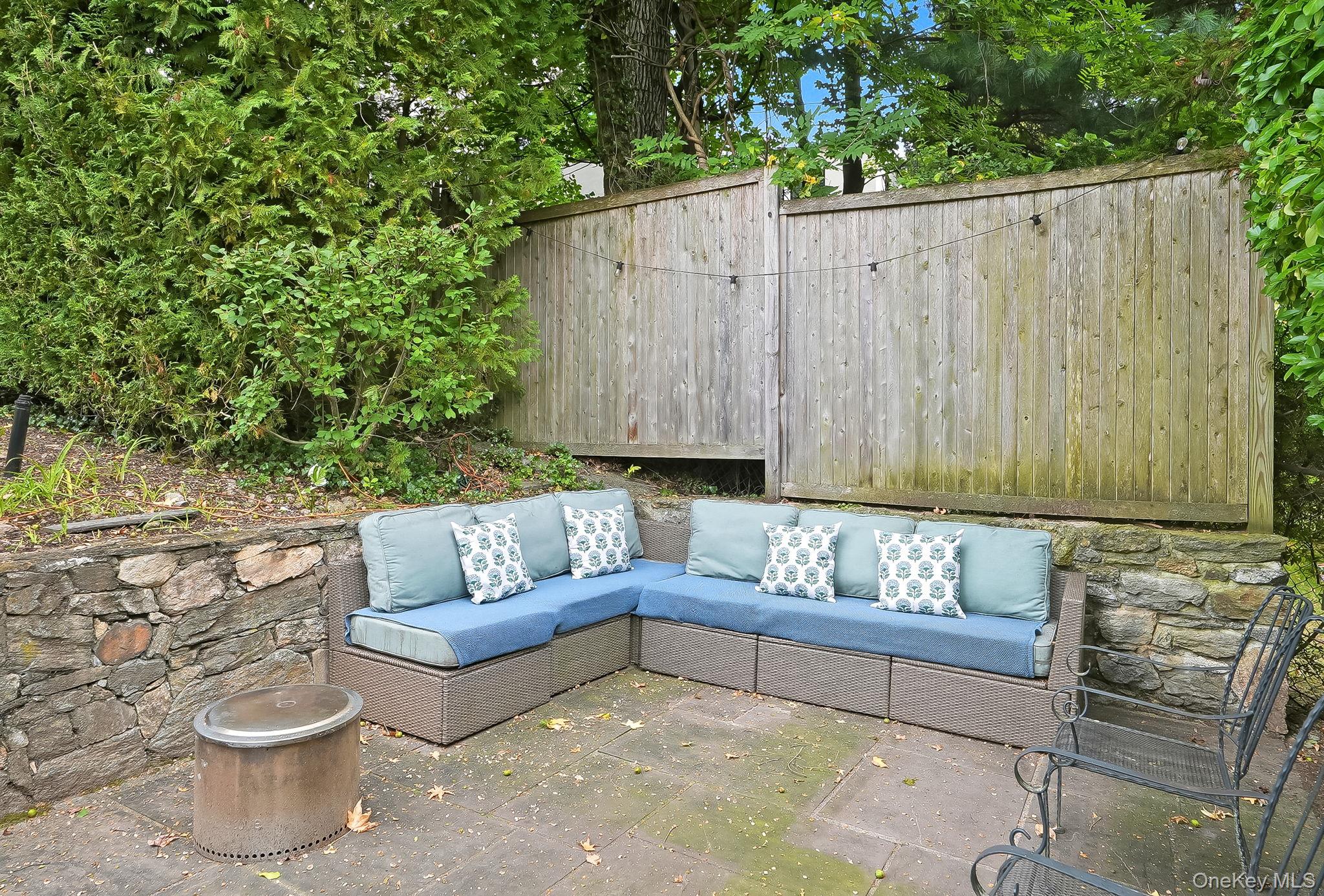 11 Virginia Place, Larchmont, NY 10538