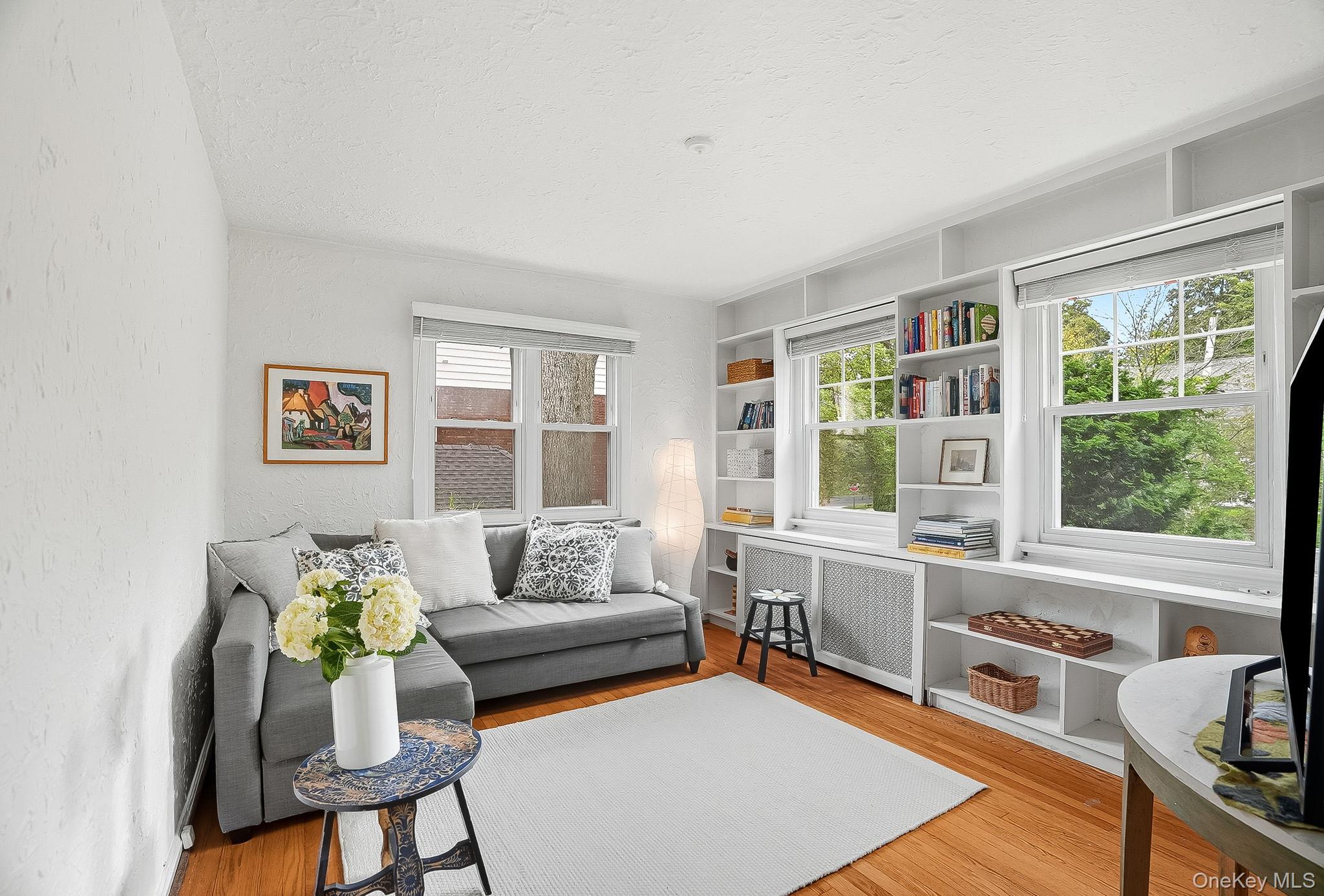 11 Virginia Place, Larchmont, NY 10538