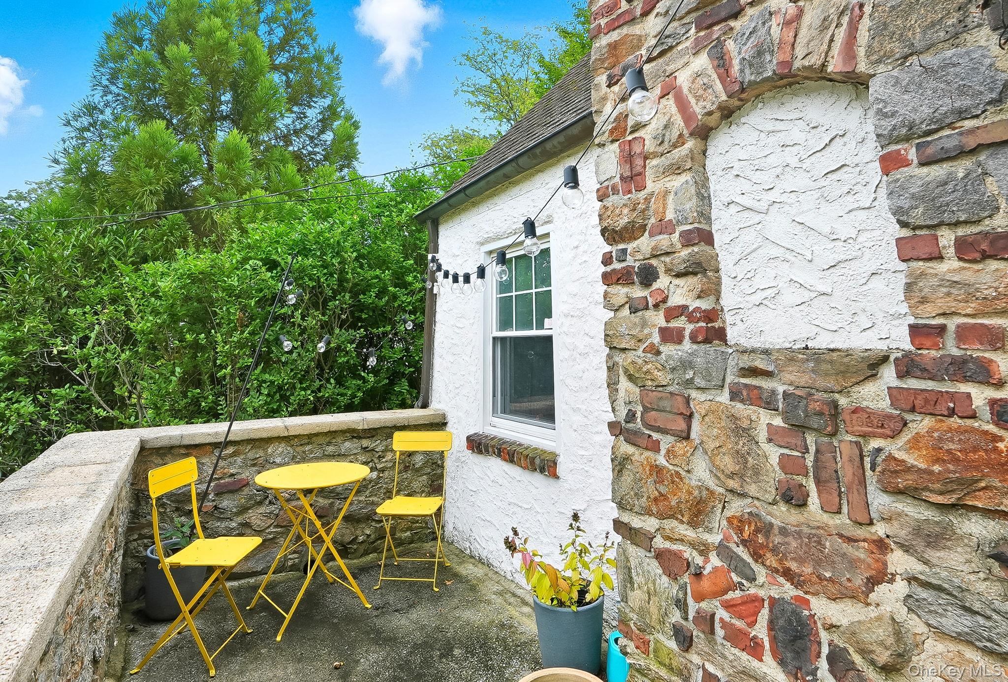 11 Virginia Place, Larchmont, NY 10538