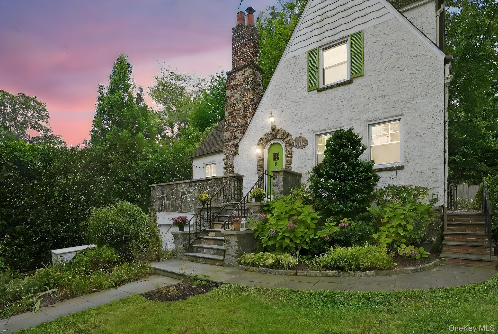 11 Virginia Place, Larchmont, NY 10538