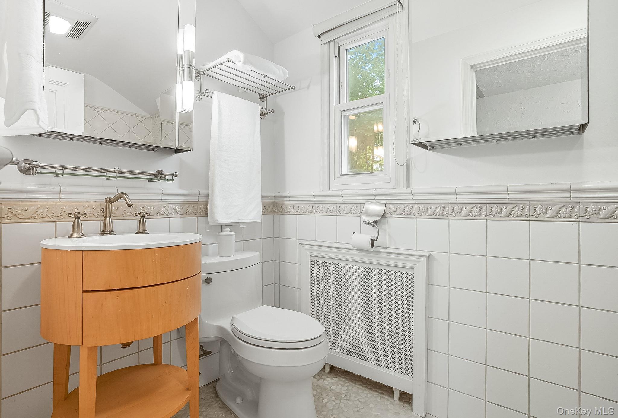 11 Virginia Place, Larchmont, NY 10538