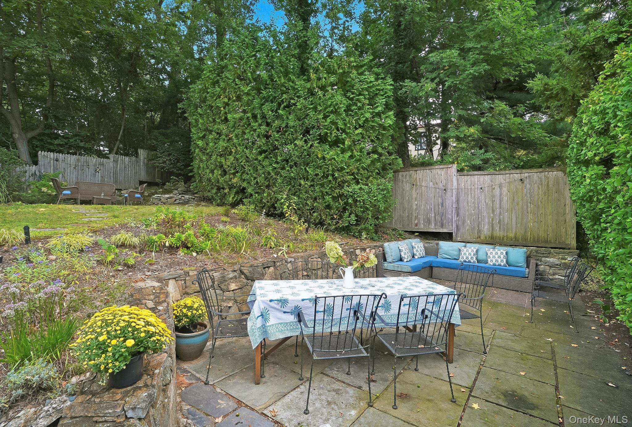 11 Virginia Place, Larchmont, NY 10538