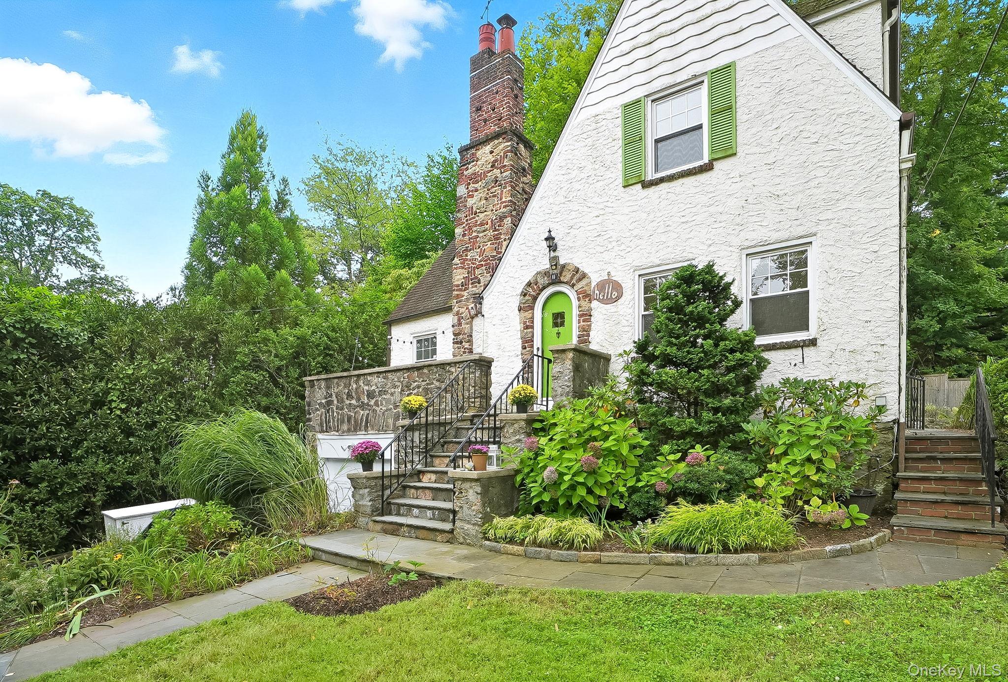 11 Virginia Place, Larchmont, NY 10538
