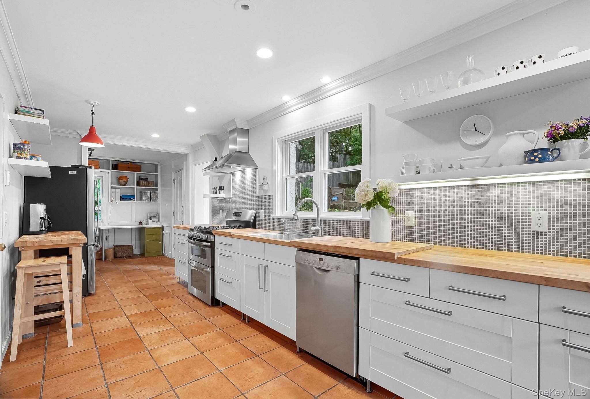 11 Virginia Place, Larchmont, NY 10538