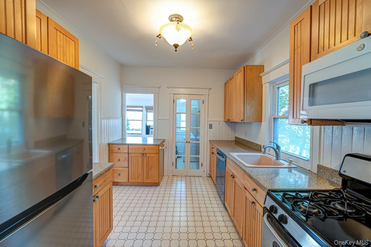 2 Bayview Terrace, Northport, NY 11768