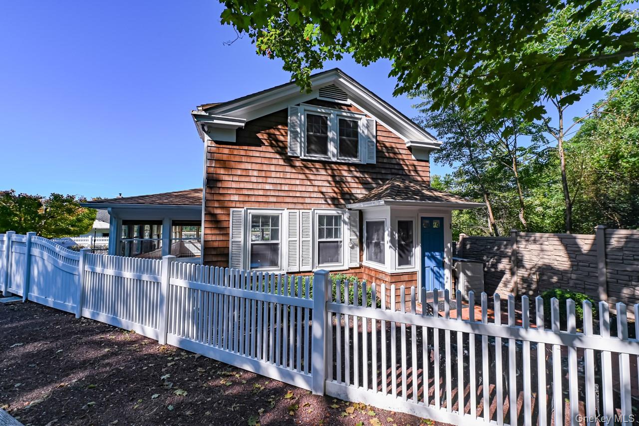 2 Bayview Terrace, Northport, NY 11768