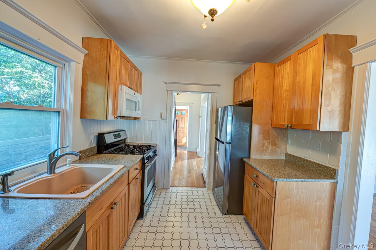 2 Bayview Terrace, Northport, NY 11768