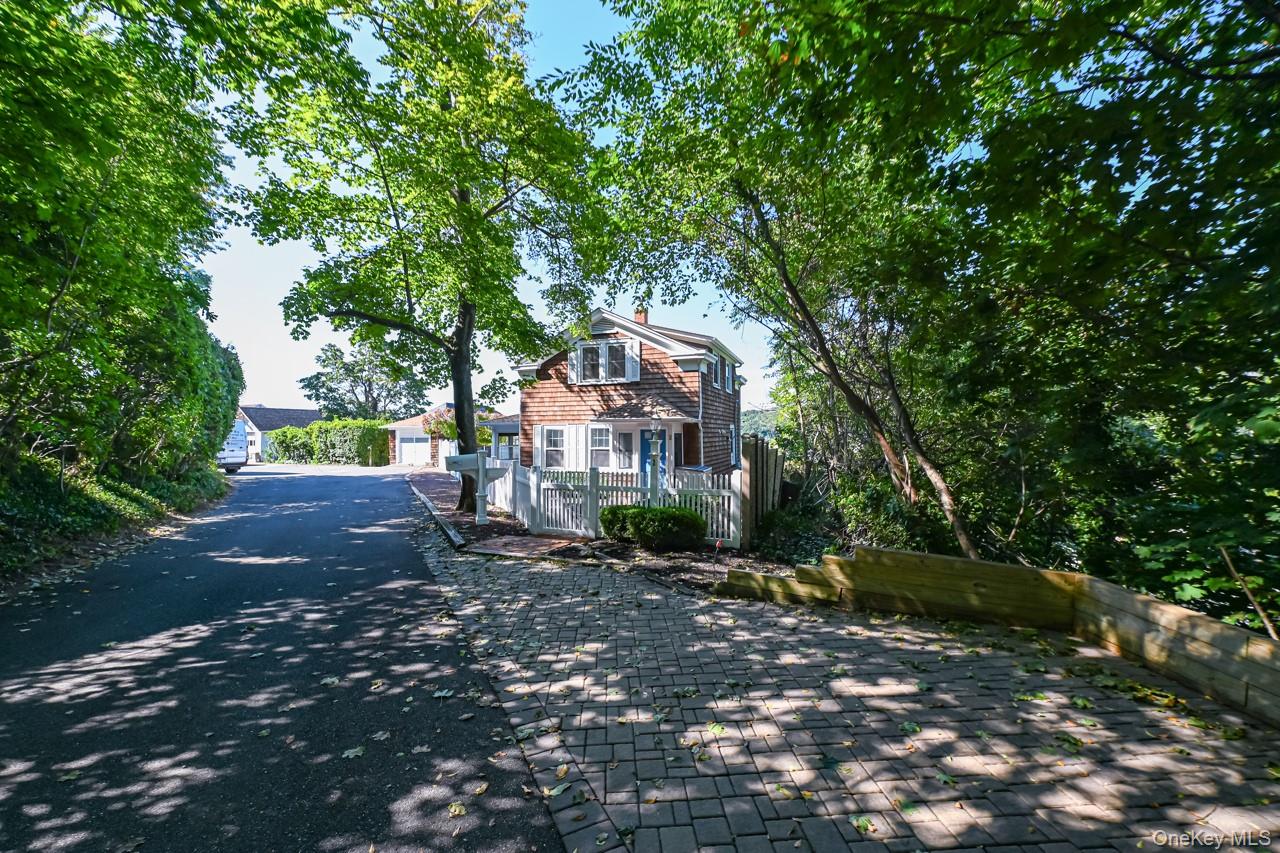 2 Bayview Terrace, Northport, NY 11768