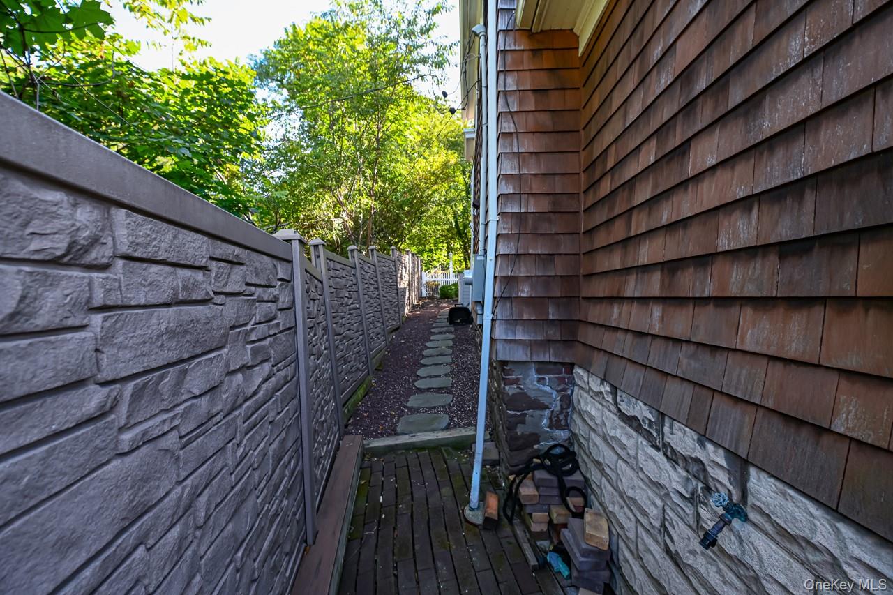 2 Bayview Terrace, Northport, NY 11768