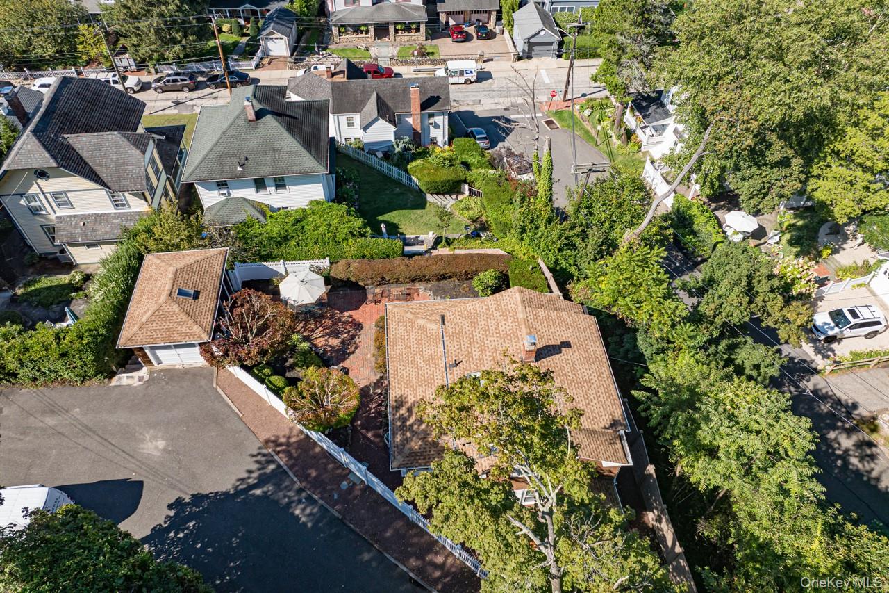 2 Bayview Terrace, Northport, NY 11768