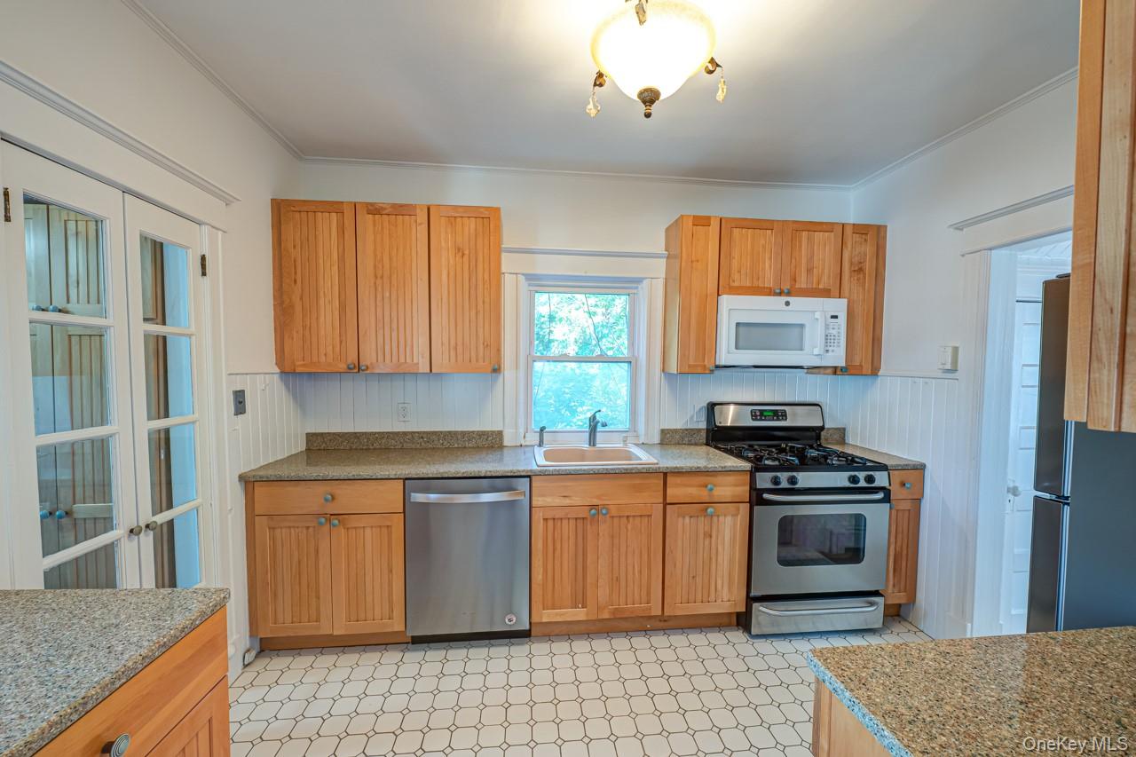 2 Bayview Terrace, Northport, NY 11768