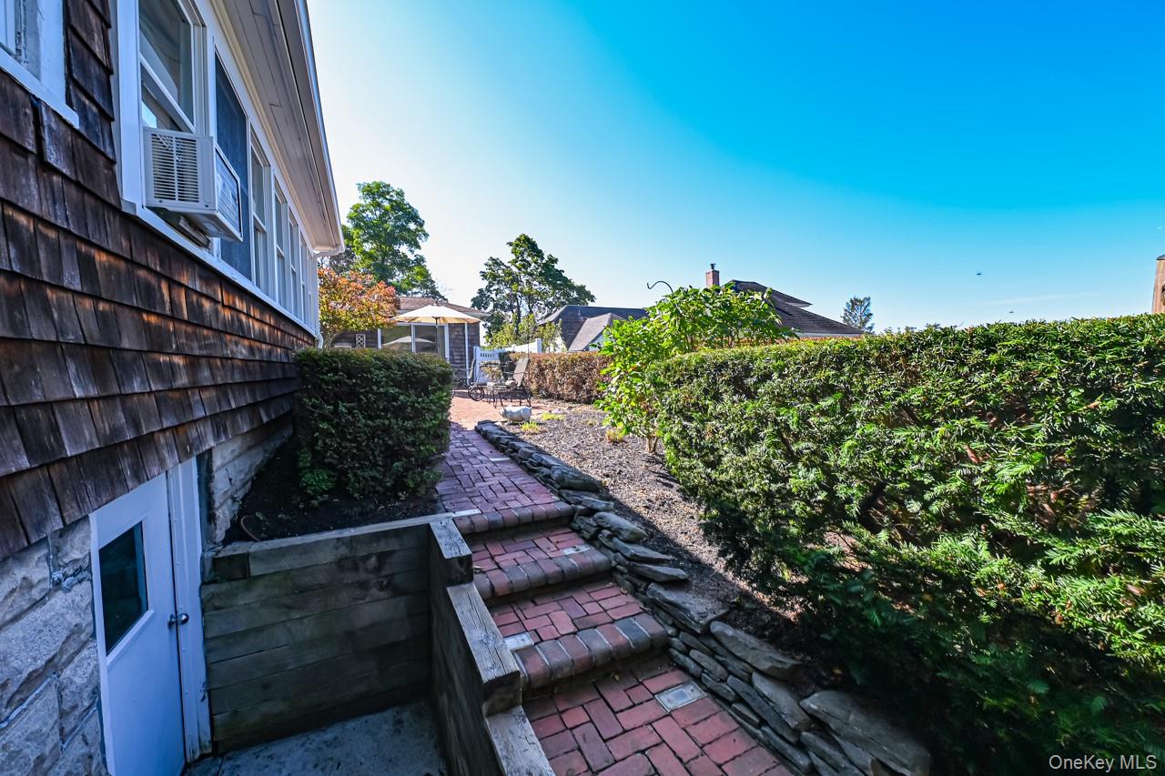 2 Bayview Terrace, Northport, NY 11768