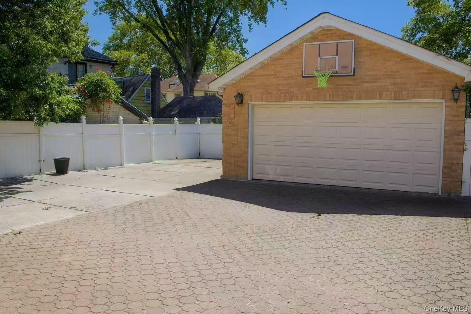 213-58 35 ave, Bayside, NY 11361