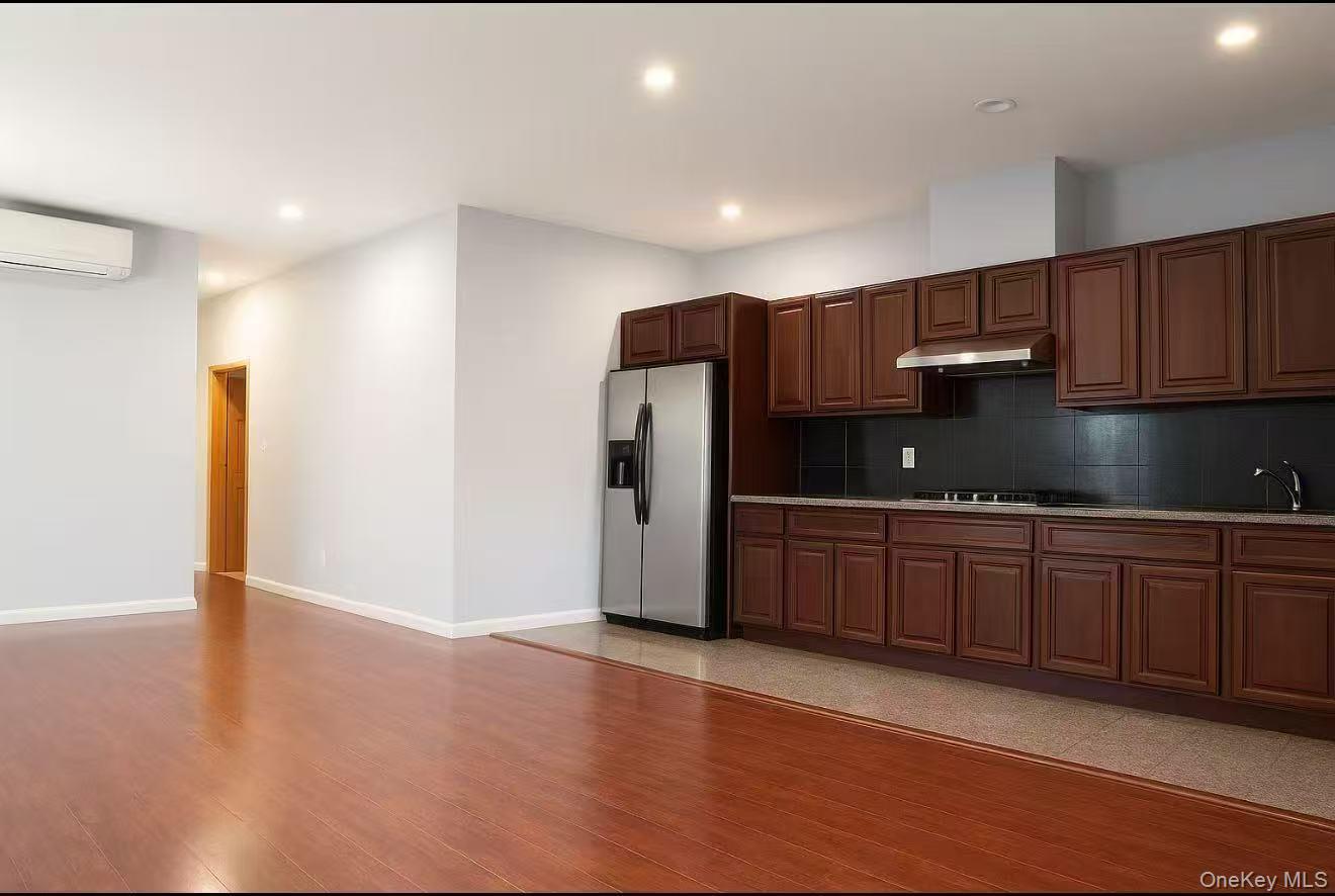 213-58 35 ave, Bayside, NY 11361