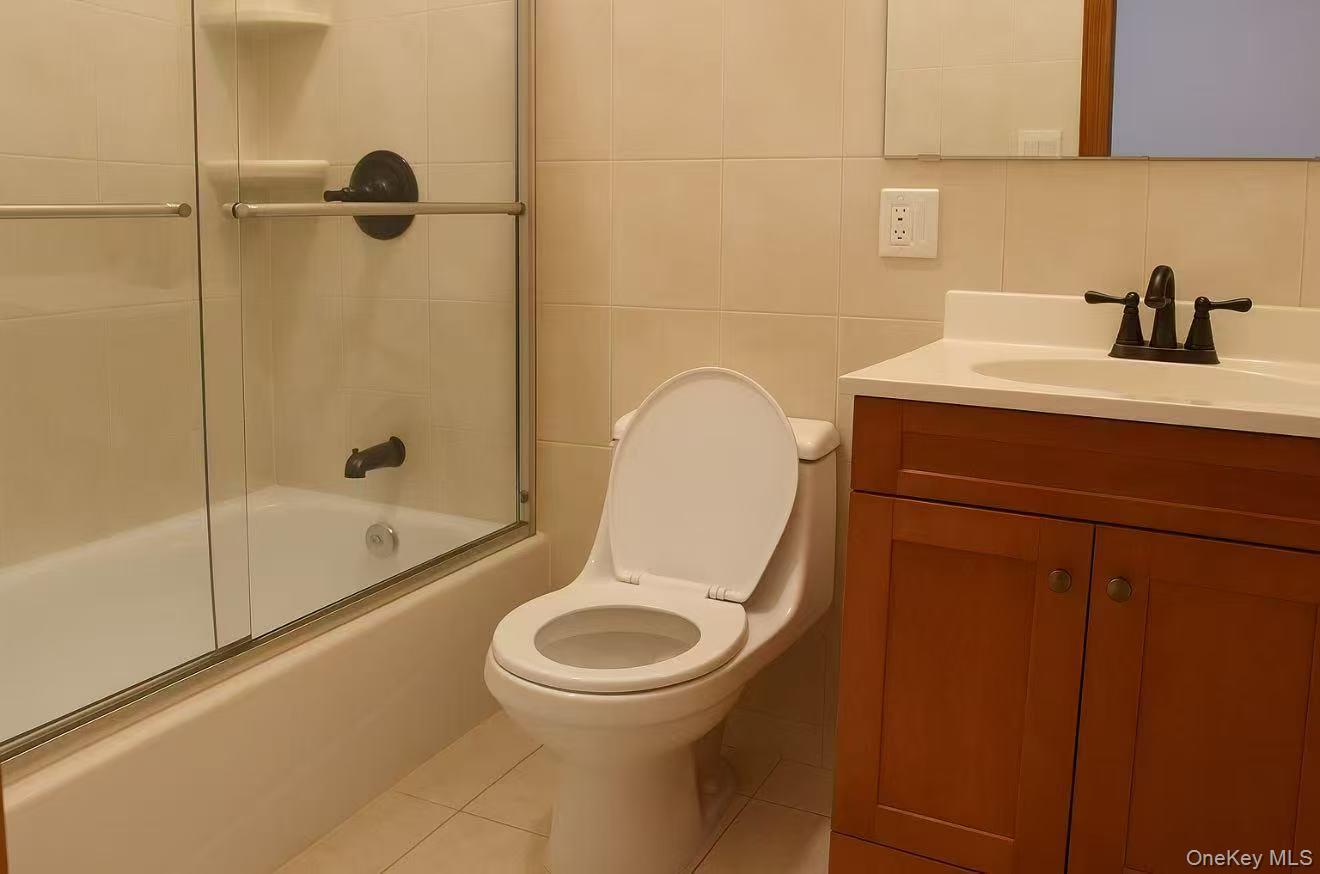 213-58 35 ave, Bayside, NY 11361