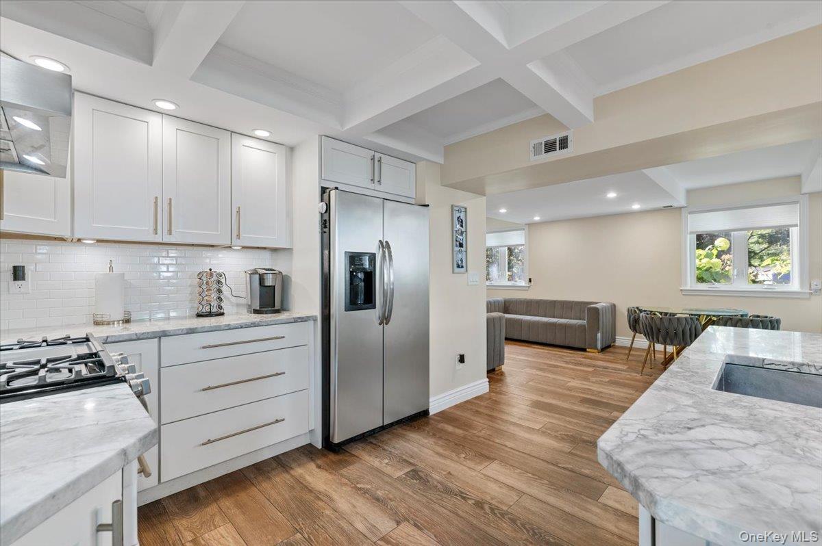 30 Bunny Lane, East Setauket, NY 11733