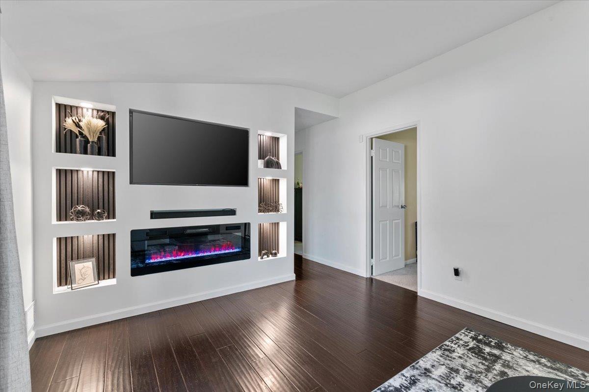 30 Bunny Lane, East Setauket, NY 11733