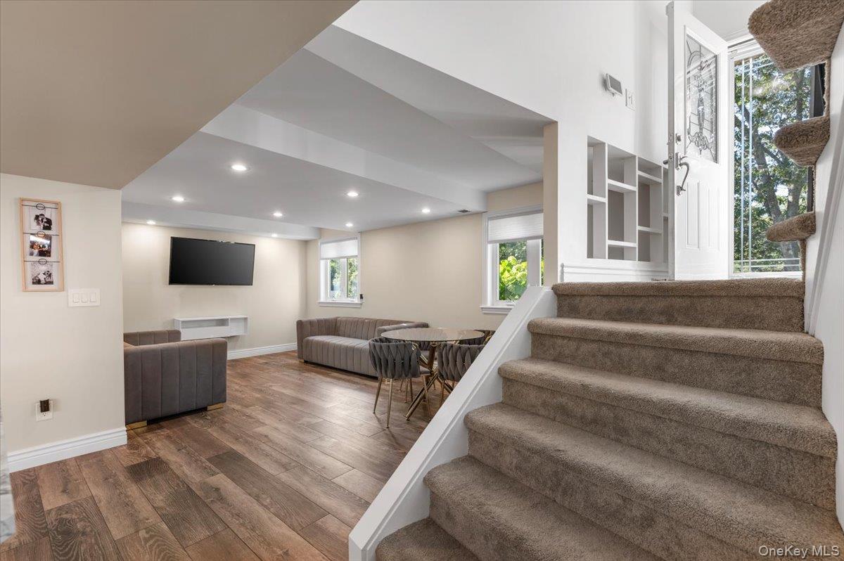 30 Bunny Lane, East Setauket, NY 11733