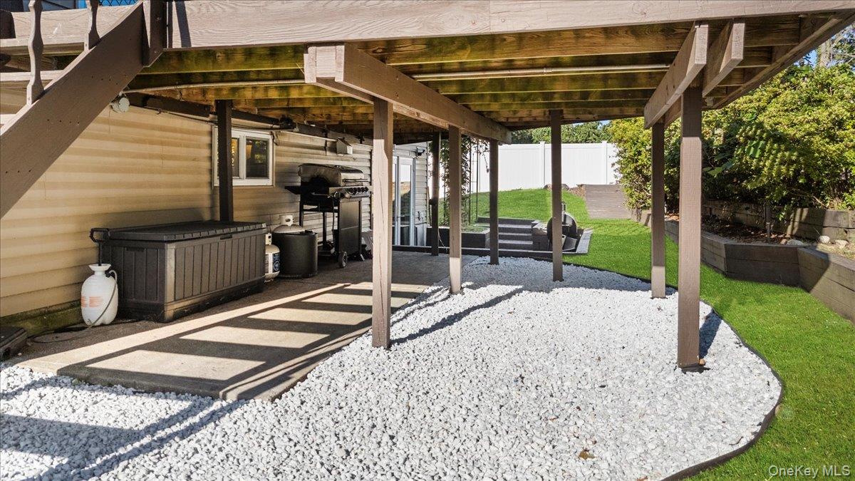 30 Bunny Lane, East Setauket, NY 11733