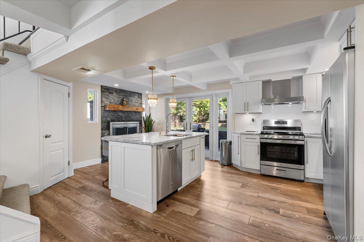 30 Bunny Lane, East Setauket, NY 11733