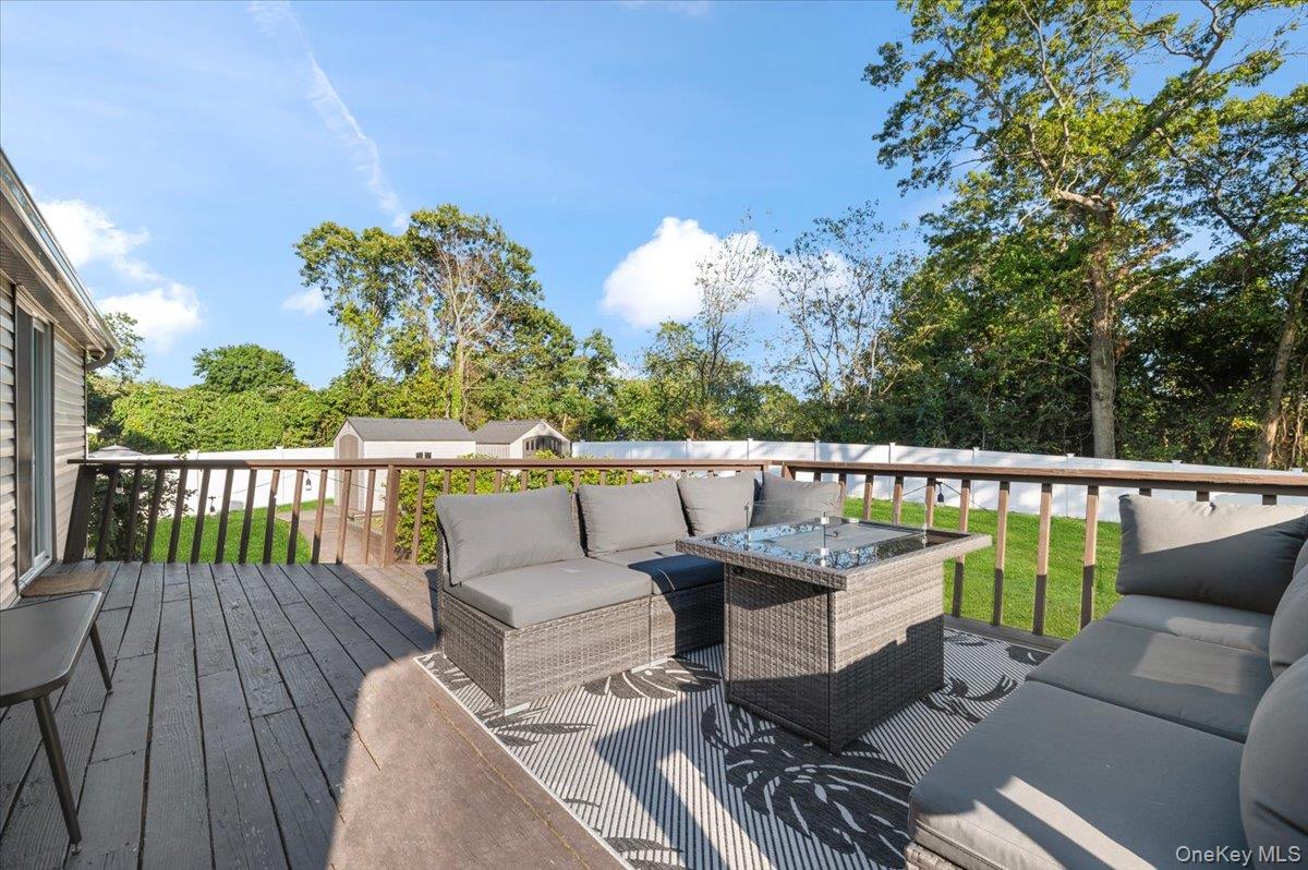 30 Bunny Lane, East Setauket, NY 11733