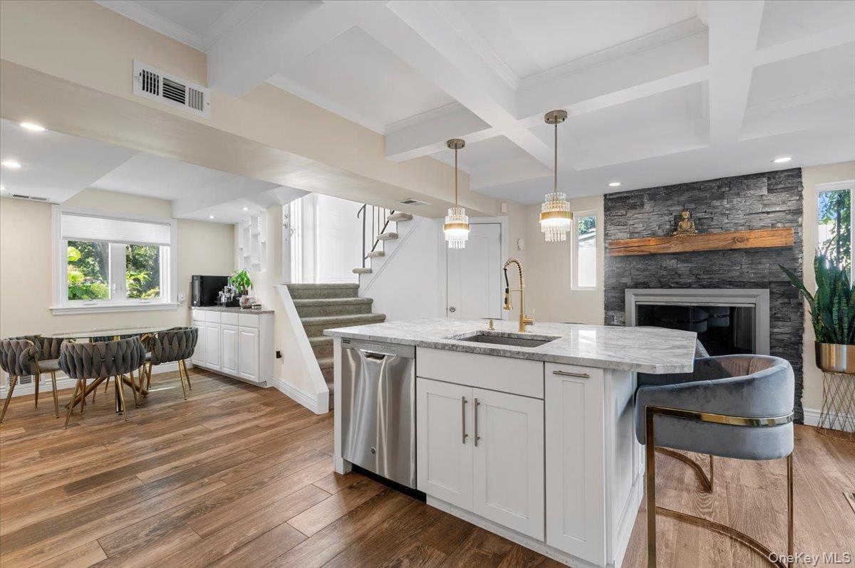 30 Bunny Lane, East Setauket, NY 11733