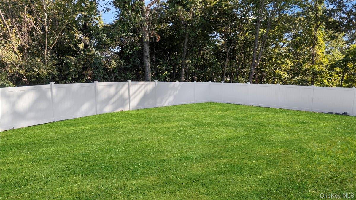 30 Bunny Lane, East Setauket, NY 11733