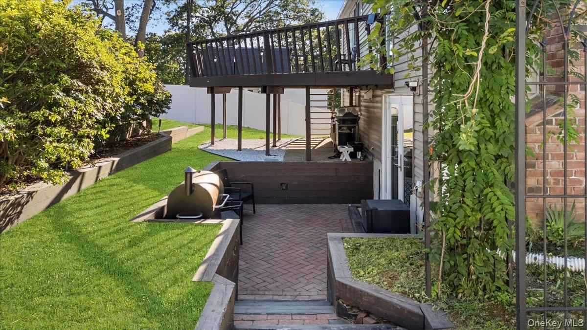 30 Bunny Lane, East Setauket, NY 11733