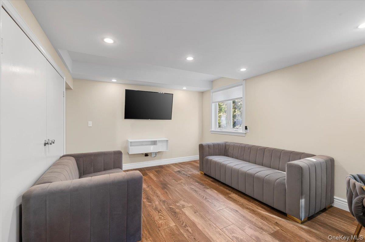 30 Bunny Lane, East Setauket, NY 11733