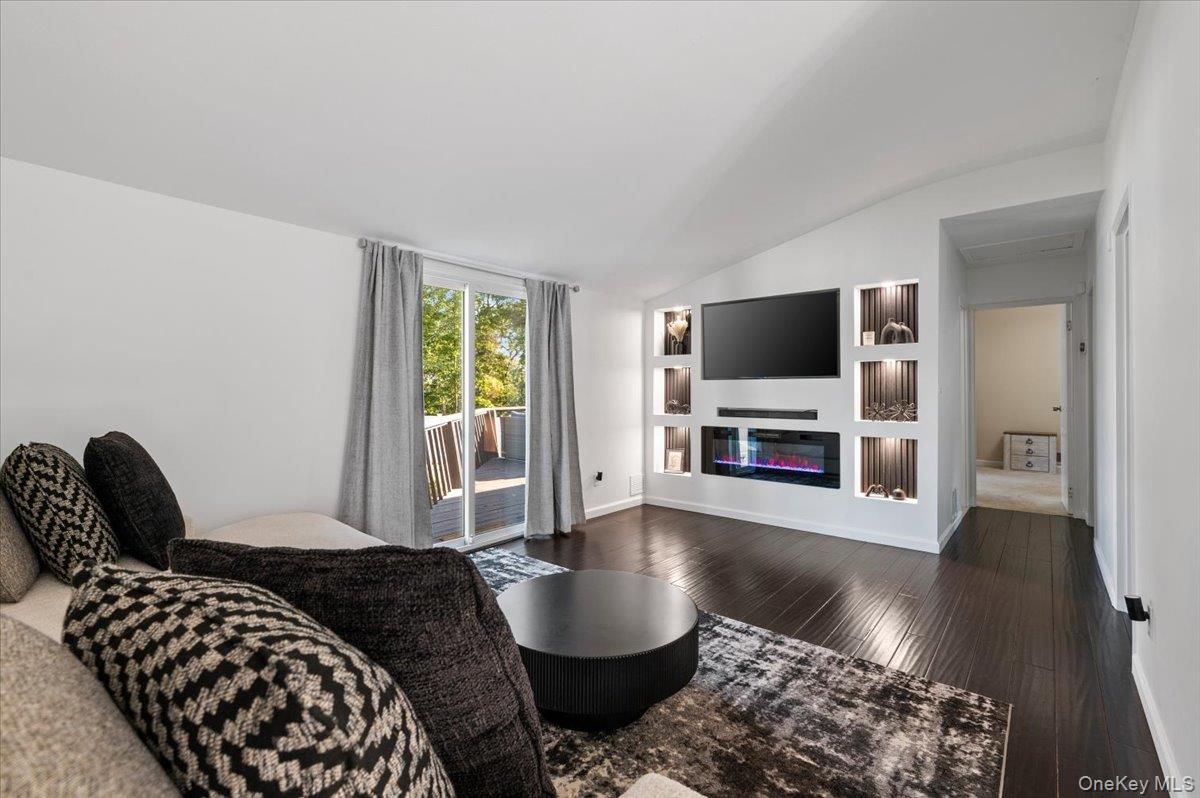 30 Bunny Lane, East Setauket, NY 11733